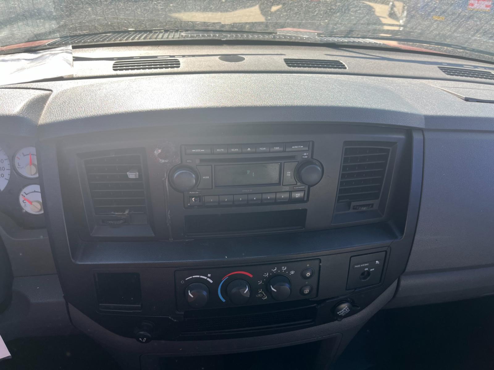 2007 red /black Dodge Ram 1500 SLT 2WD (1D7HA16K97J) with an 3.7L V6 SOHC 12V engine, Manual transmission, located at 14700 Tomball Parkway 249, Houston, TX, 77086, (281) 444-2200, 29.928619, -95.504074 - Photo #13